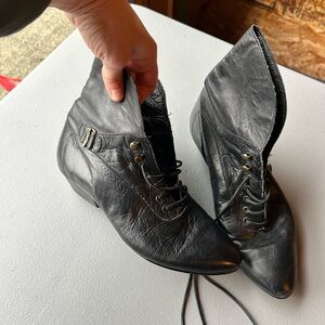 Vintage poppies Black Leather Lace-Up Women's Boots